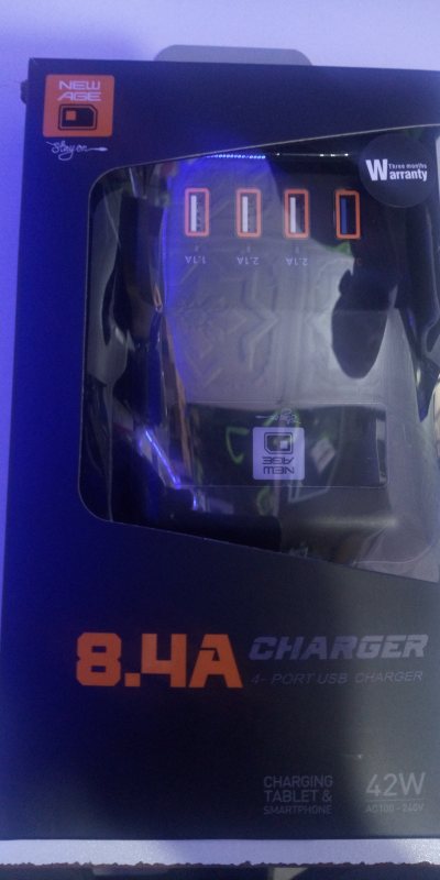 8A 4 Port USB Charger